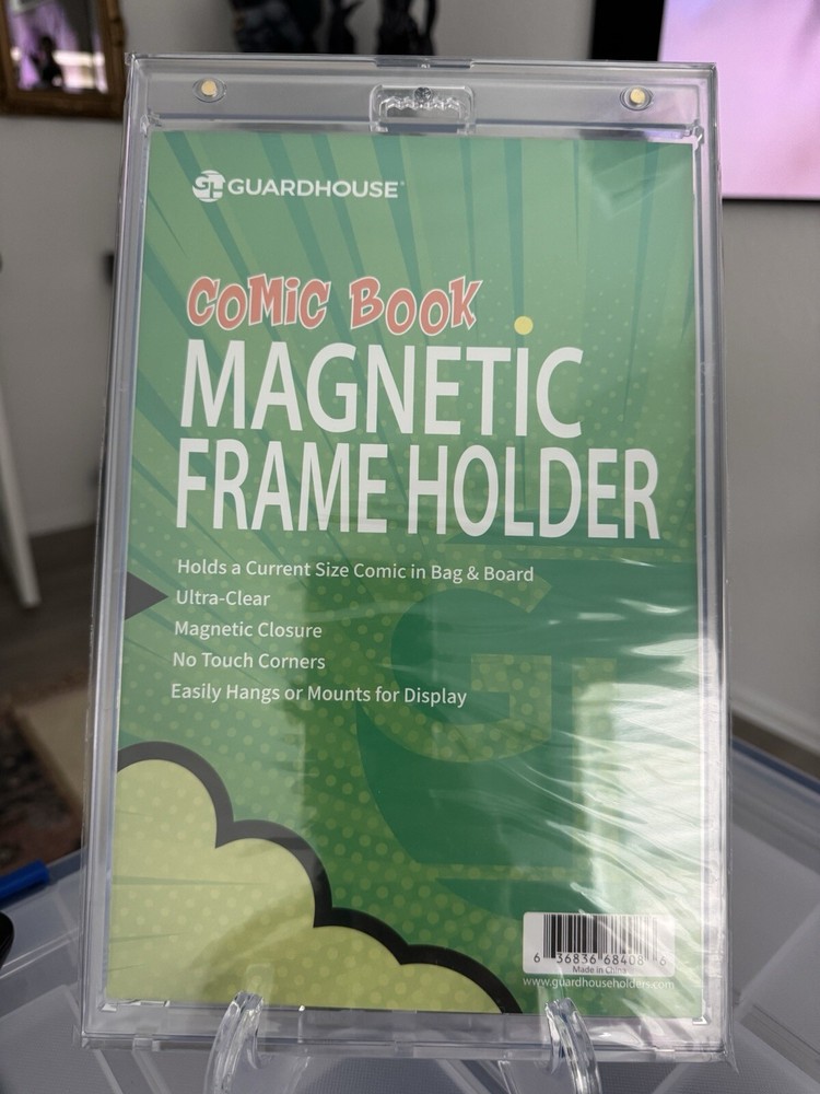 Magnetic Comic Book Holder ￼