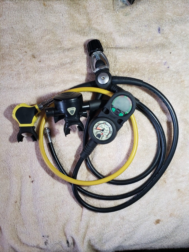 AQUA-LUNG SCUBA DIVE SYSTEM