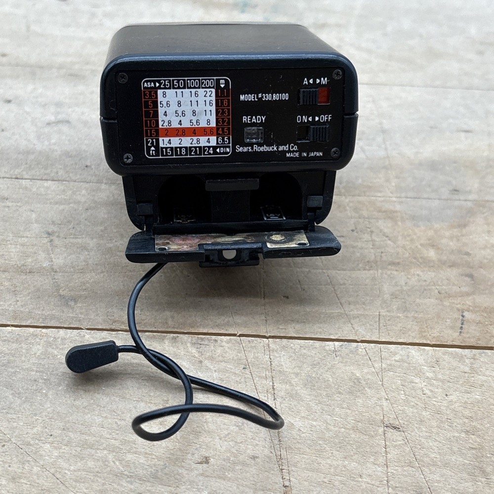 Vintage Sears Electronic Camera Flash Model 330.80100 Hot Shoe Flash Untested