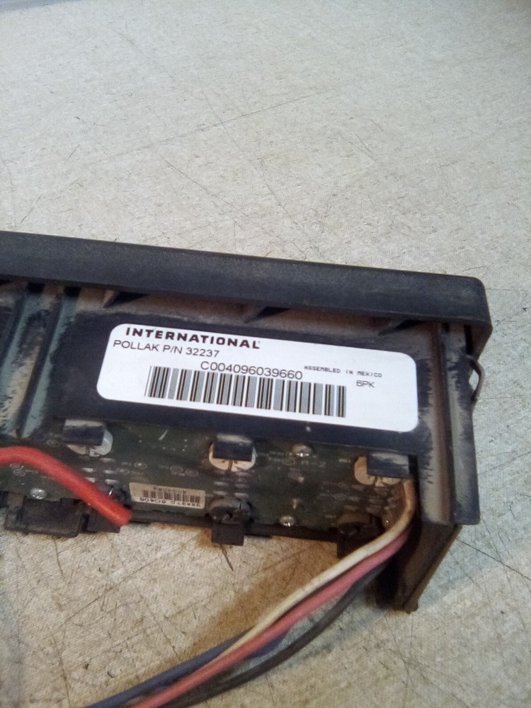 International Dash Switch Panel 32337