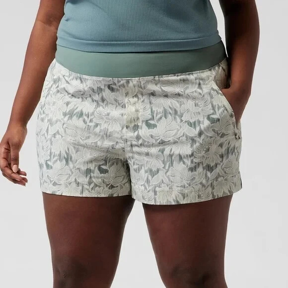 Athleta Trekkie North Short-Ethereal Bloom Magnolia White-Plus Size 22-NWT