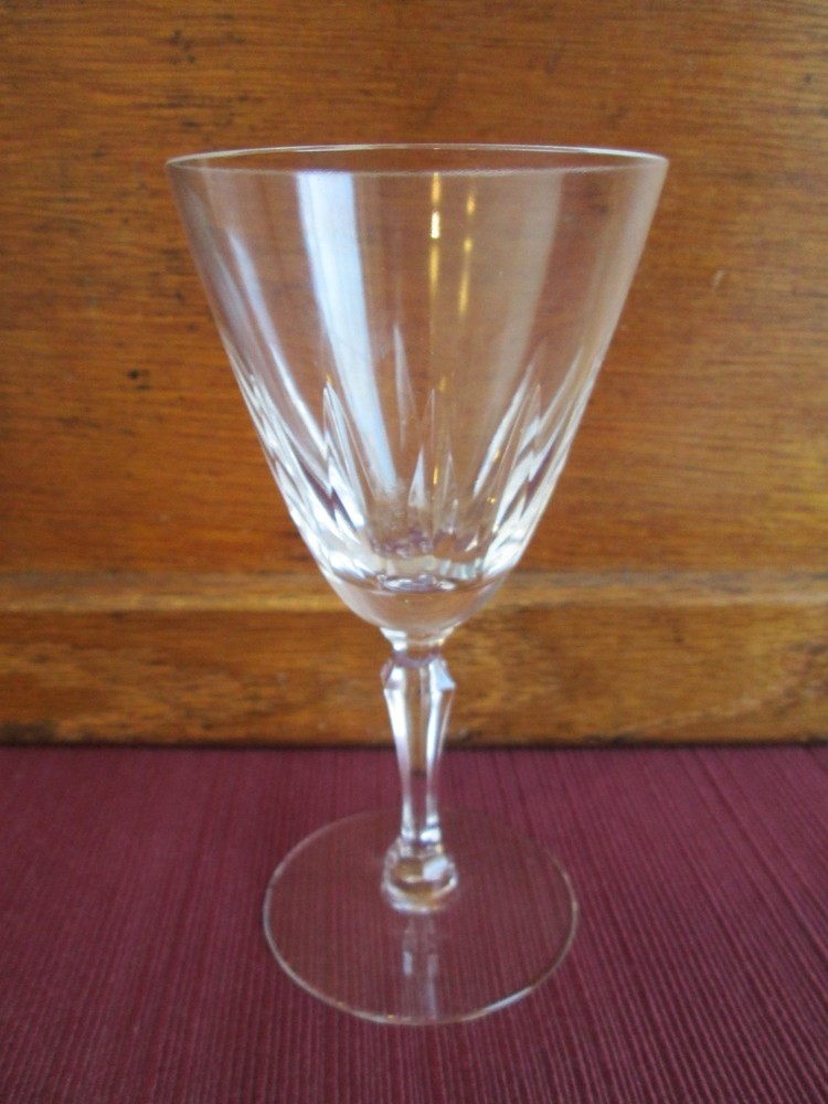NORITAKE CASCADE WINE GLASS - 5 1/2" 0207D