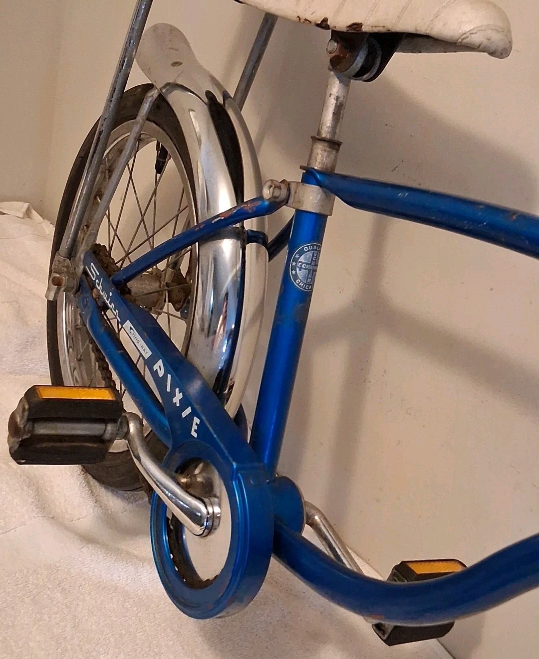 Vintage Schwinn Stingray Pixie 16" Wheel Bike & Blue Sparkle Replacement Seat