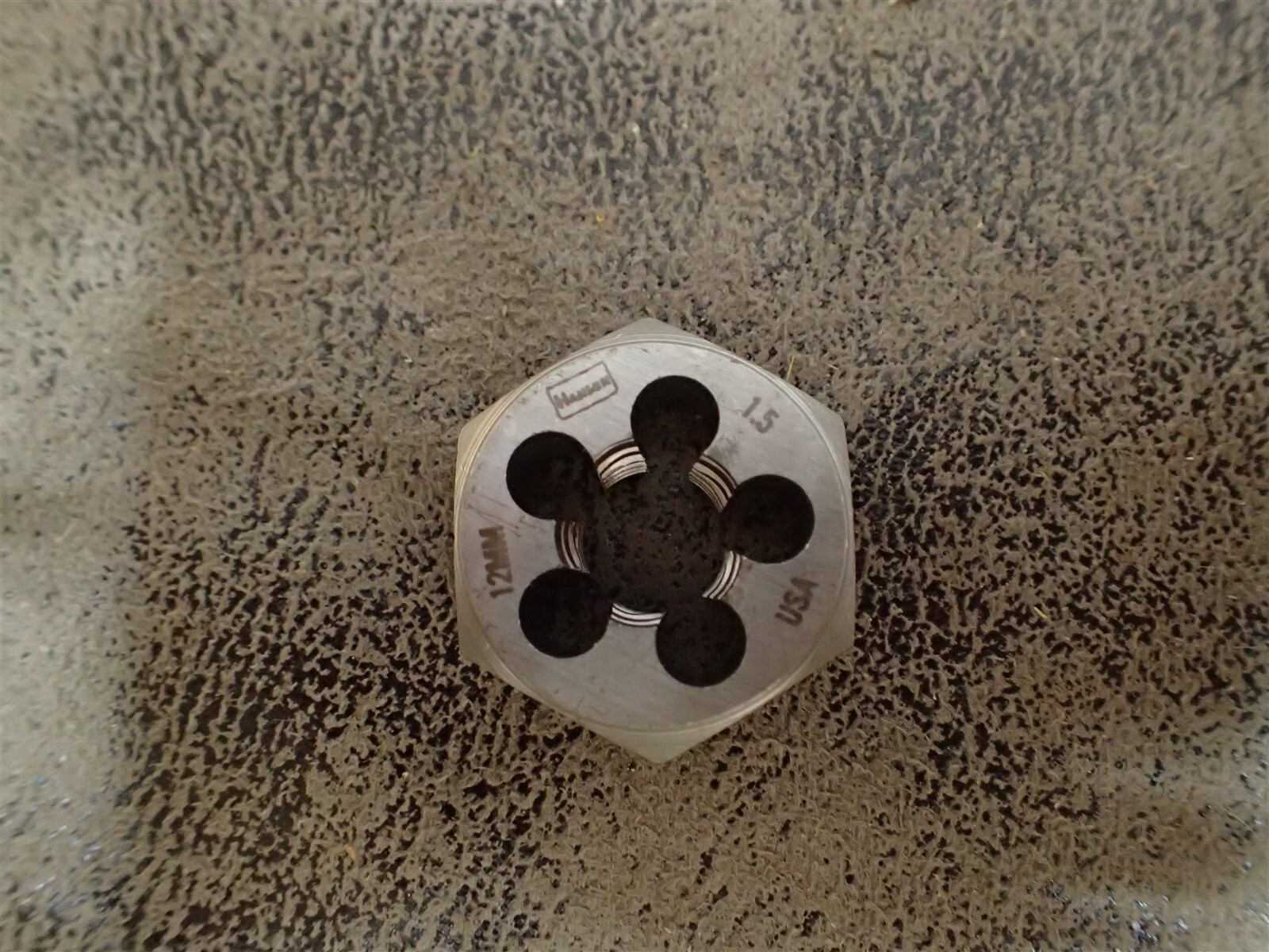 NEW Irwin 6643 M12X1.50 Metric HSS Hex Rethreading Die (BN272)