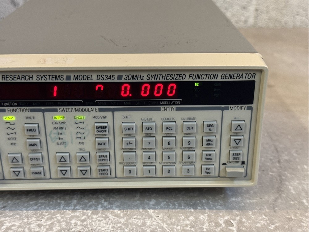 Stanford Research Systems DS345 30MHz Synthesized Function Generator Opt 01 READ