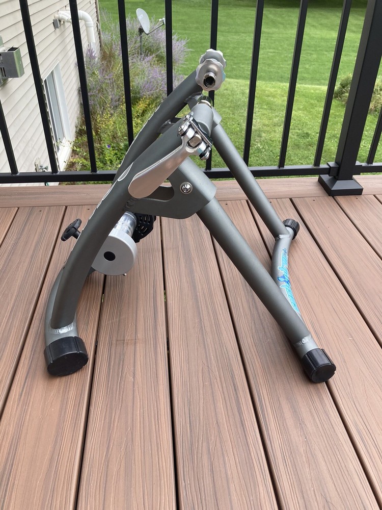 Giant Cyclotron Auto Bicycle Trainer