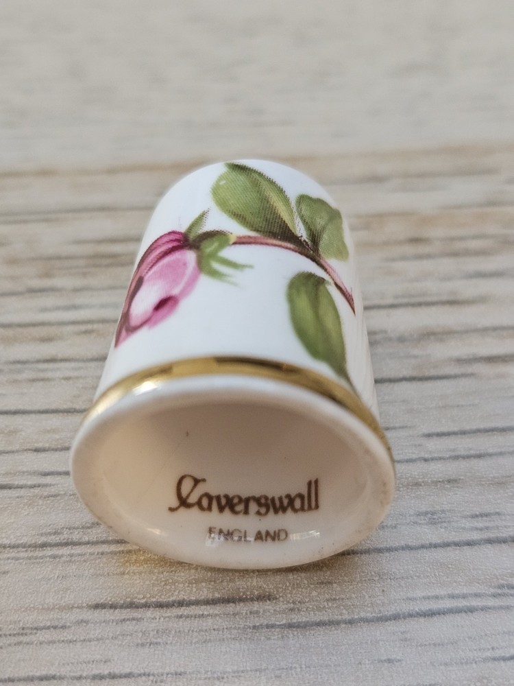 Collectible Loverswall Ruby Wedding Anniversary Bone China Thimble.