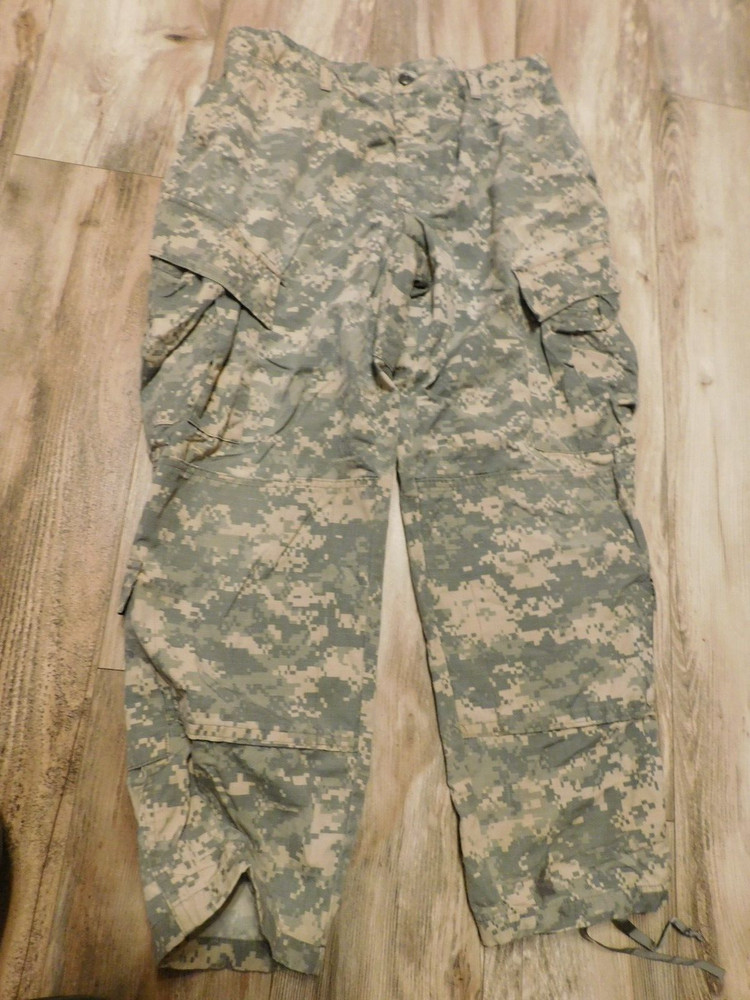 US  ARMY ACU PANTS  SIZE MEDIUM - SHORT