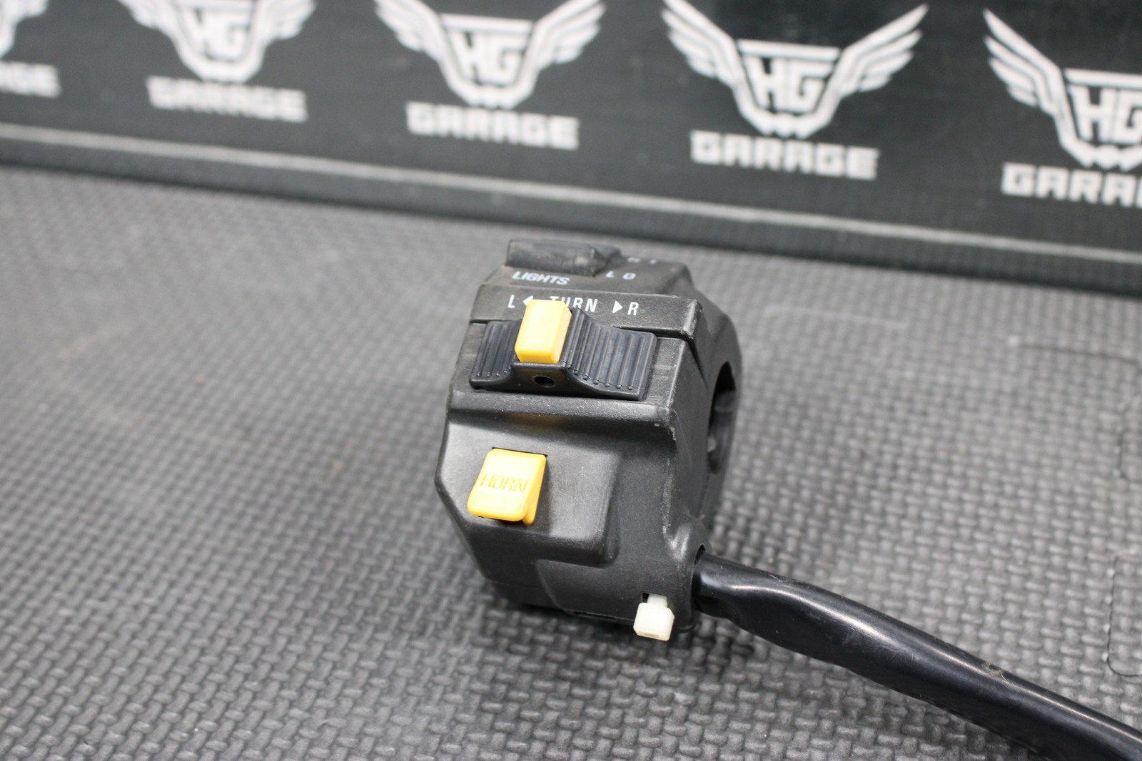 2005 SUZUKI 96-09 DR200SE OEM HANDLEBAR HORN HIGH LOW BEAM SWITCH CONTROL BUTTON