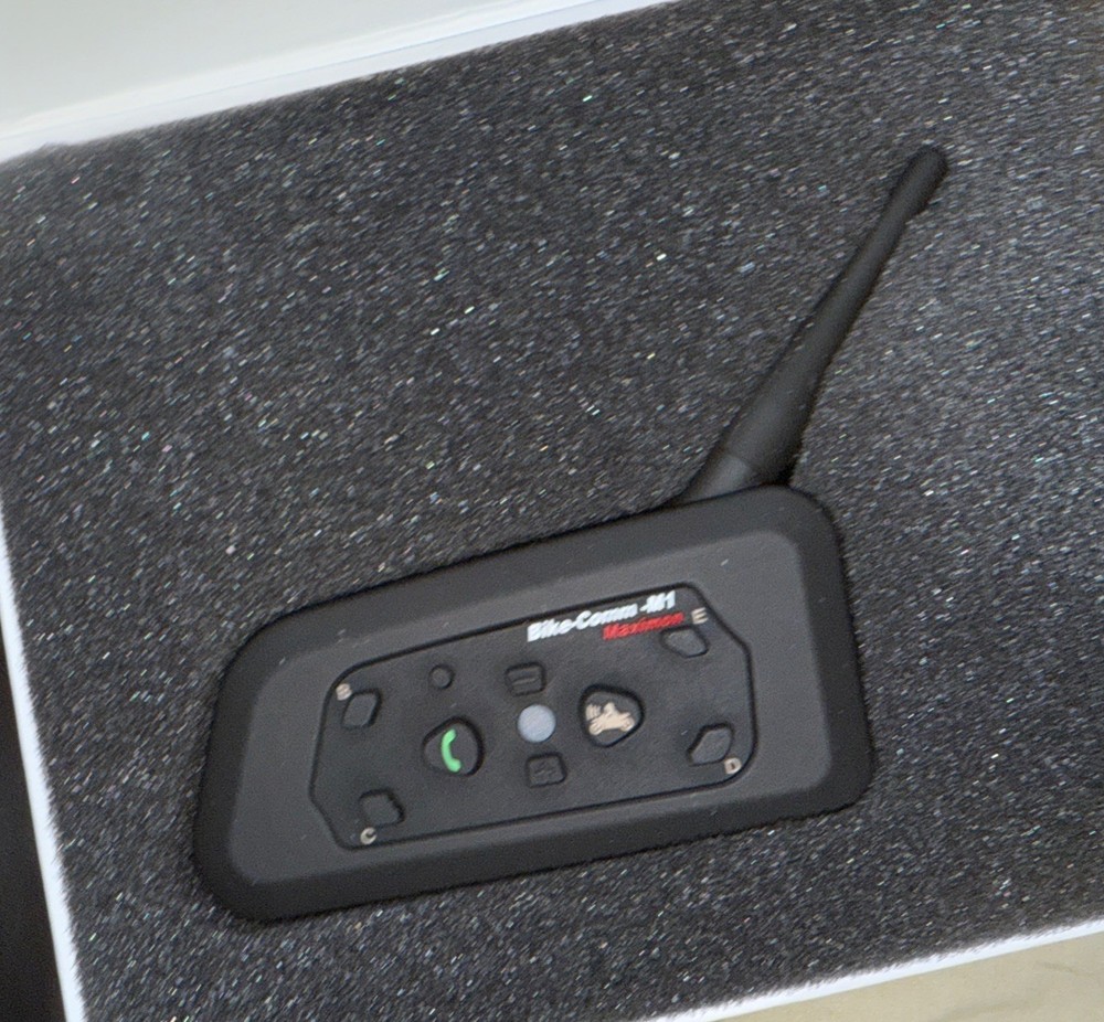 V6 Pro Motorcycle Helmet Bluetooth Intercom Headset 1200M 2 People Full Duplex