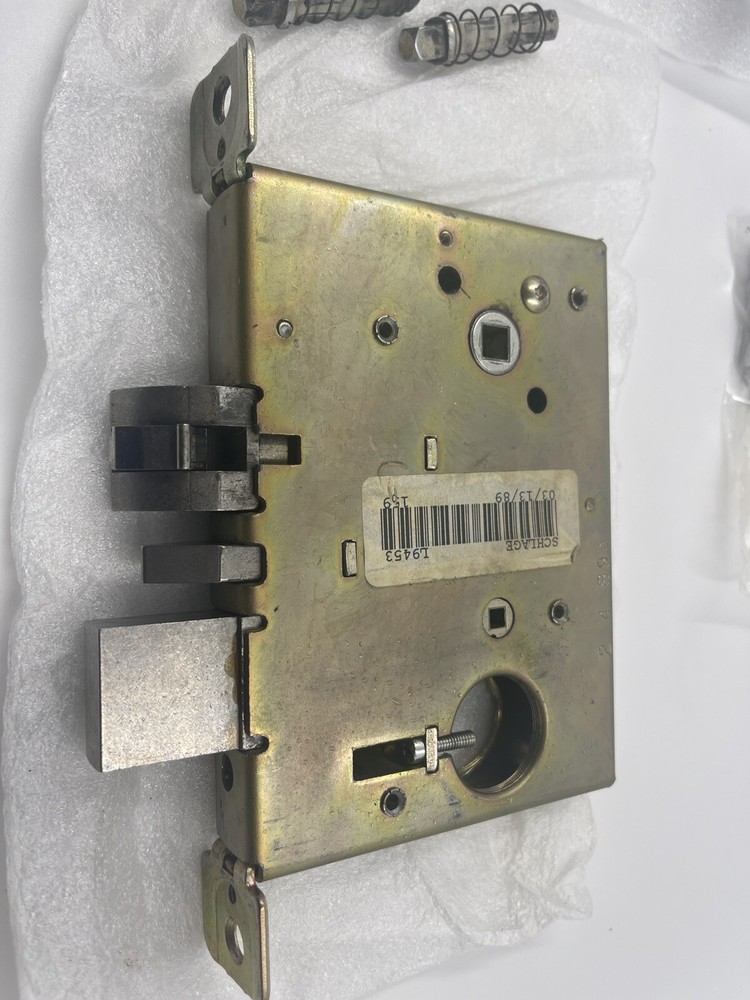 L9092EUP 06 626 00A RH schlage Electrically locking/unlocking (sold As Is)