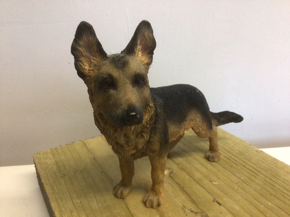 leonardo collection Alsatian German Shepherd Preowned