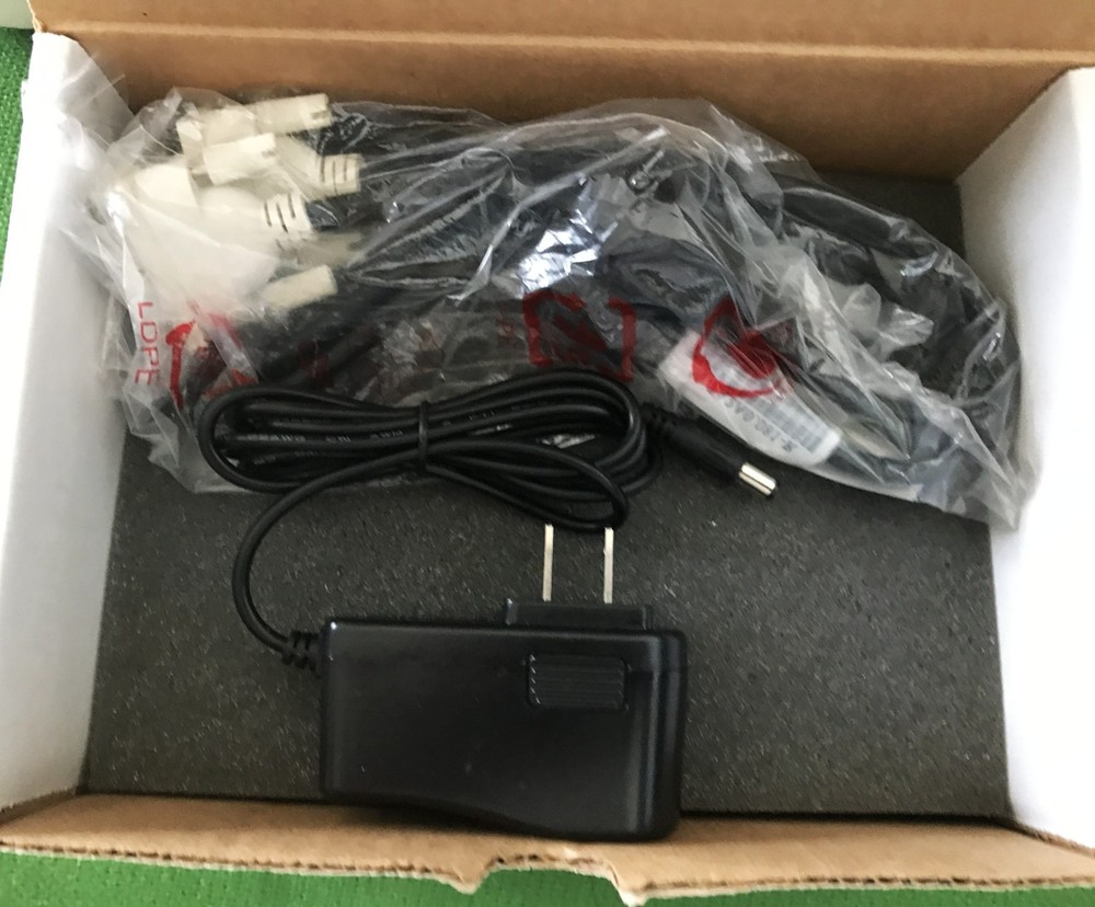Smart_AVI DVS-400 DVI SPLITTER 2 Port/ Open Box