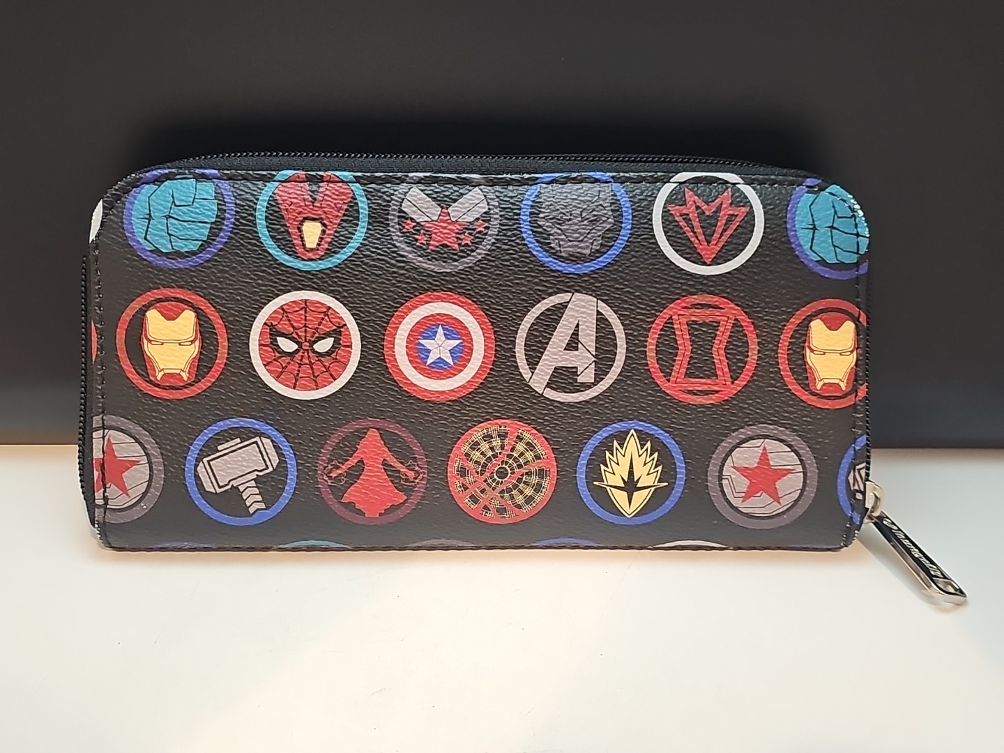 Loungefly Marvel Avengers Infinity War Icons Clutch Zip Around Wallet RARE 2018
