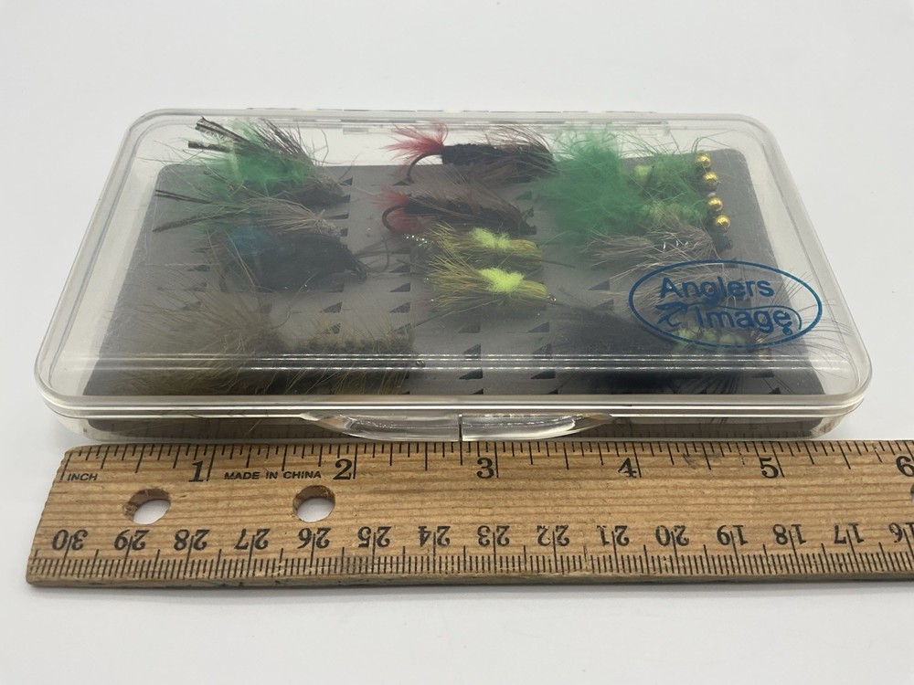 Anglers Image Plastic Fly Box 77 Fly Capacity, Includes 13 Flies Vintage