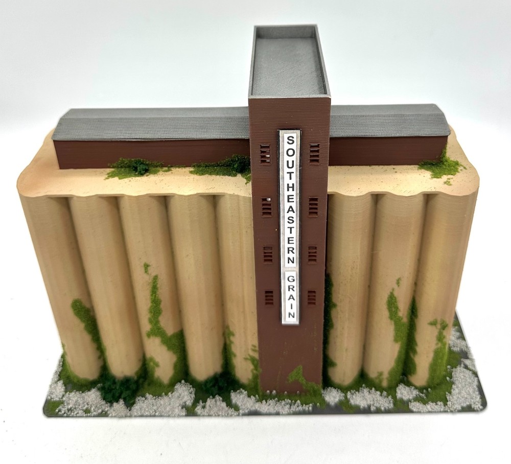 N Scale Grain Elevator Custom Painted/Weathered "Southern Grain" w/Landscaping