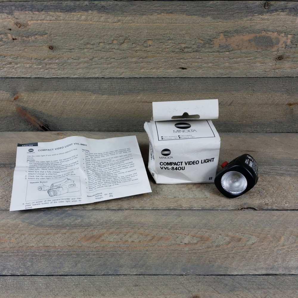 NEW Minolta Compact Video Light  VVL-84OU