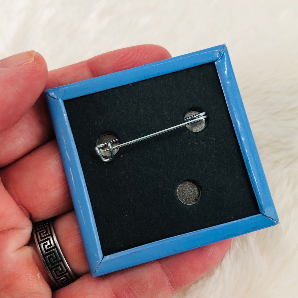 Vtg Newbridge Enterprise Solutions Computer Software Advertising Button Pin