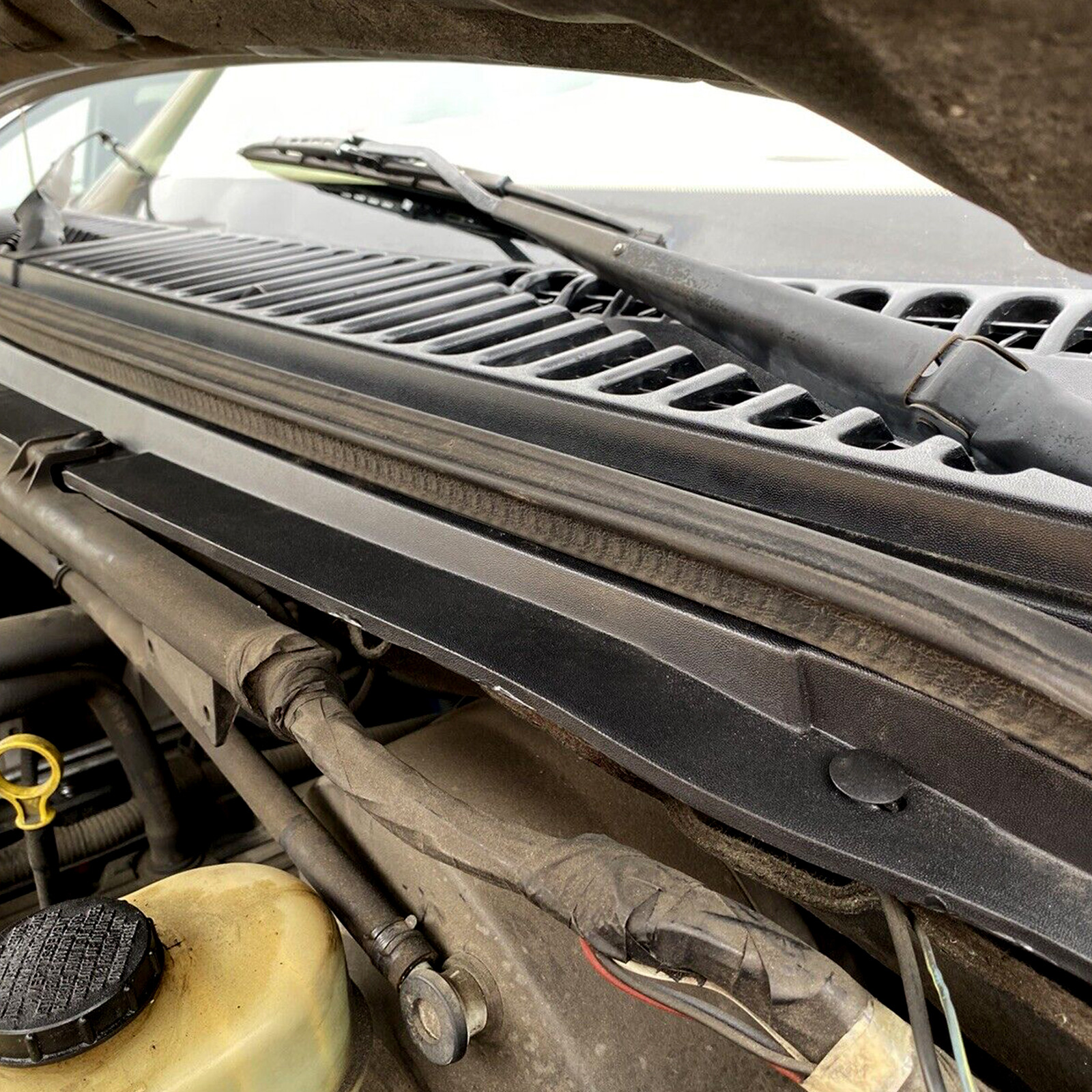 For Ford 99-07 F250 F350 Windshield Wiper Vent Cowl Screen Cover Grille Panel