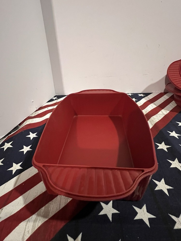 5 Piece Silicone Bakeware Set 2muffin ,2 Round Cake, 1 Rectangle Bread Pan.