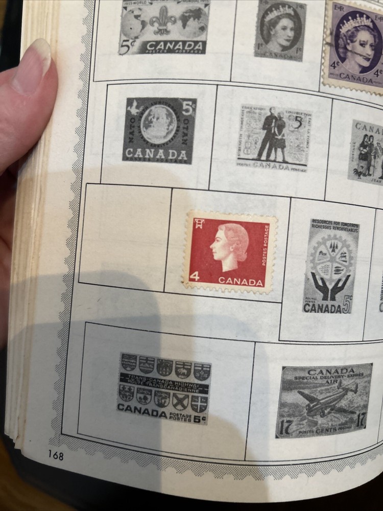 Minkus New World Wide Stamp Album 1970 Very Good Cond. 378 Pages w/ Some Stamps