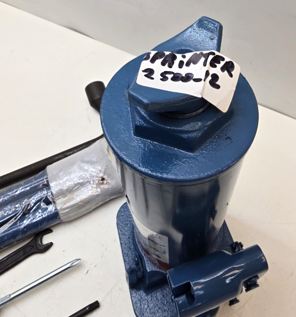 Mercedes Sprinter 2500 2012-2014 Bottle Jack and Tools A9035800018 OEM