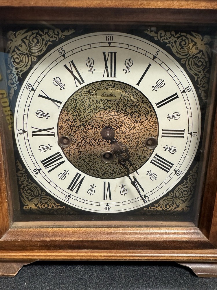 Cuckoo Clock MFG W/ Twist Wind up Key