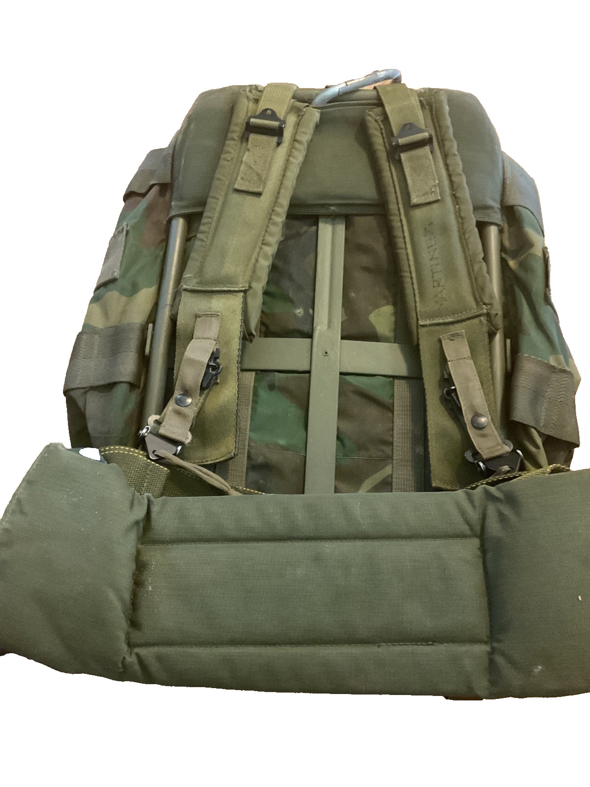1970/U.S. MILITARY L. GREEN LC ALICE FIELD PK.RUCK FRAME KIDNEY PAD&STRAPS