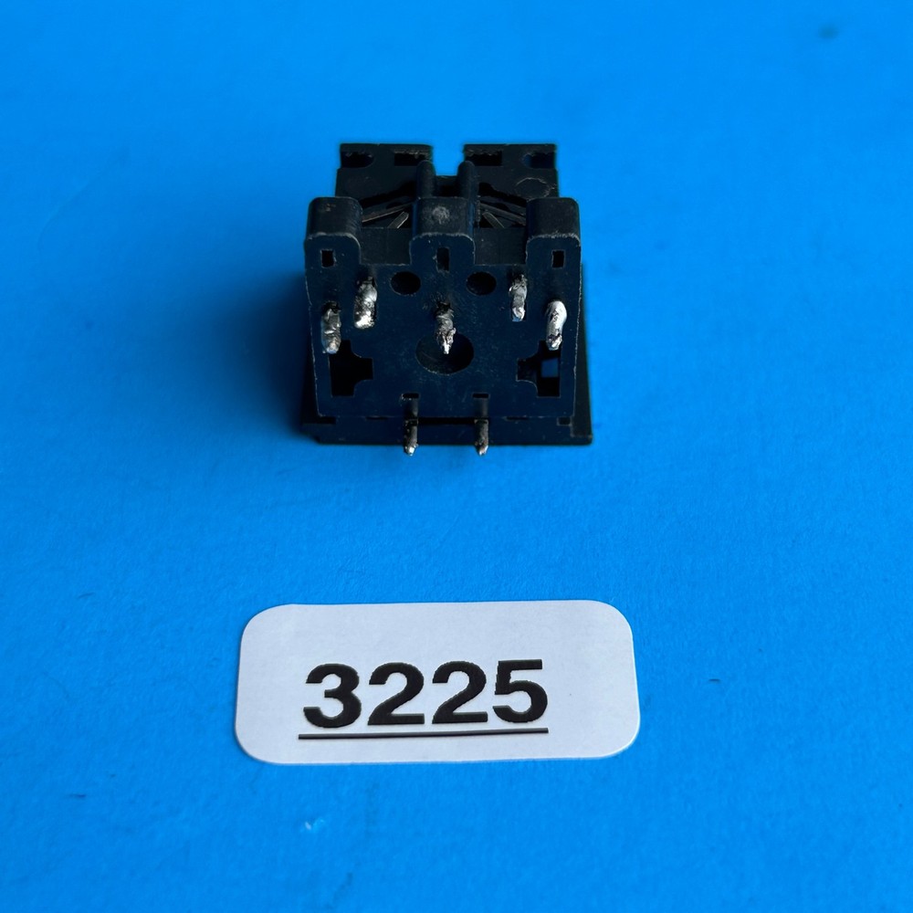 [FRS] Native Instruments MASCHINE MKI Used Part: MIDI Input/Output Socket