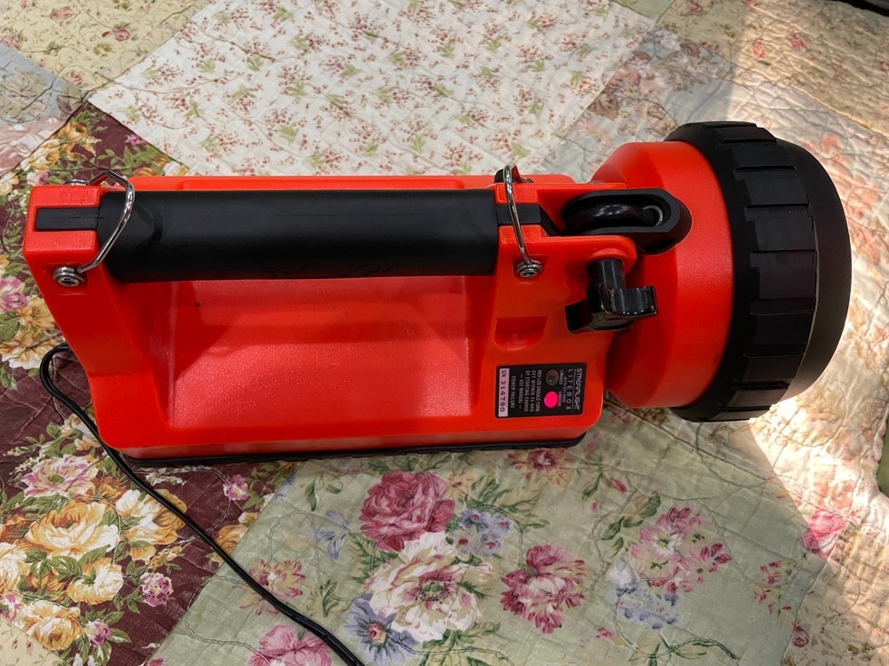 Streamlight Litebox Flashlight With Docking Station, Wall Plug Cable & Car Cable