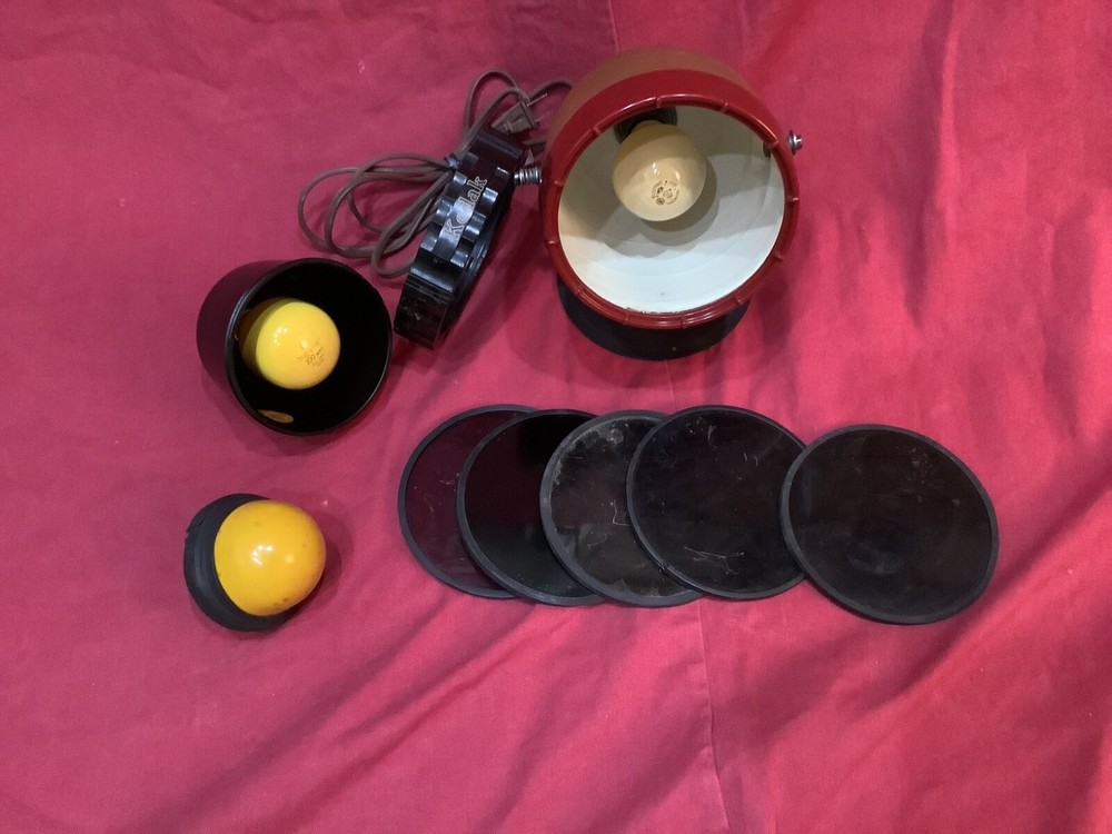 Multiple darkroom lights, all working, Kodak brand.