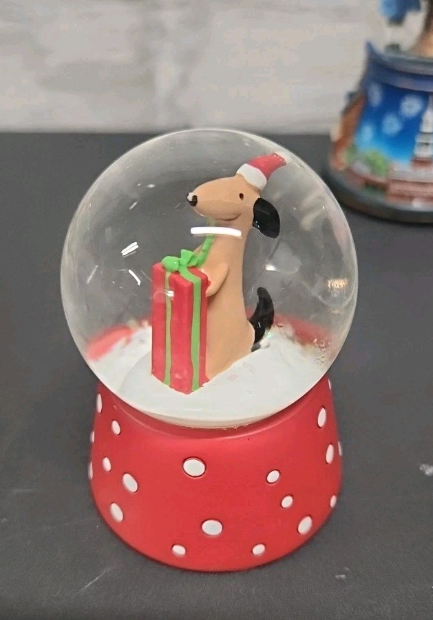 mini snow globe lot B1