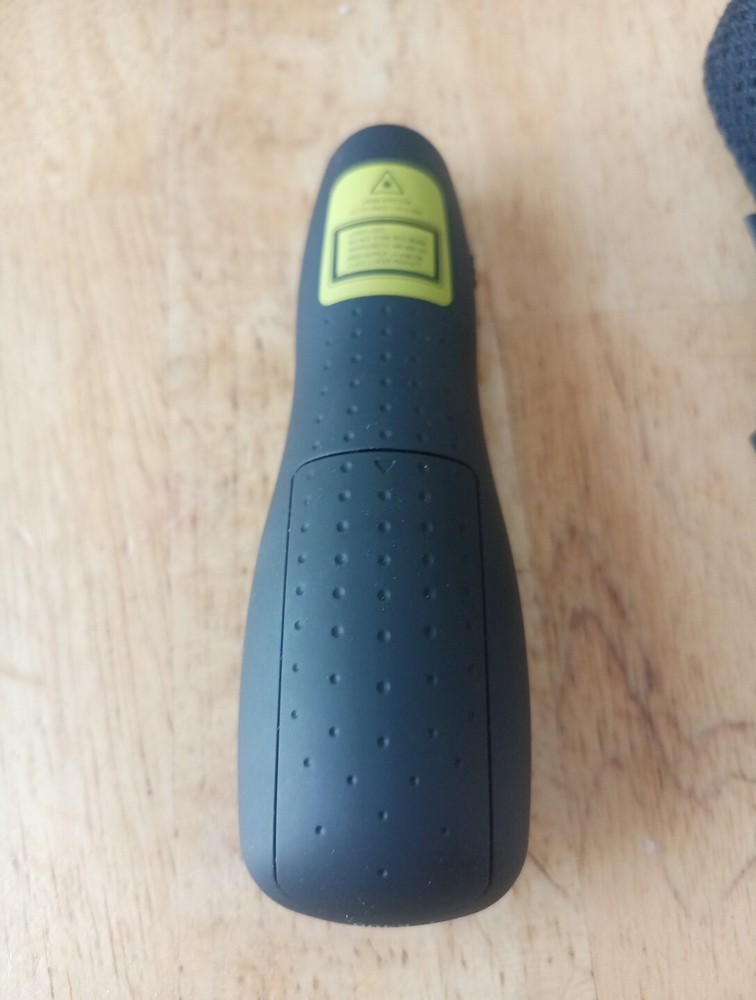 Logitech . R400. Laser Pointer with Case Great Condition