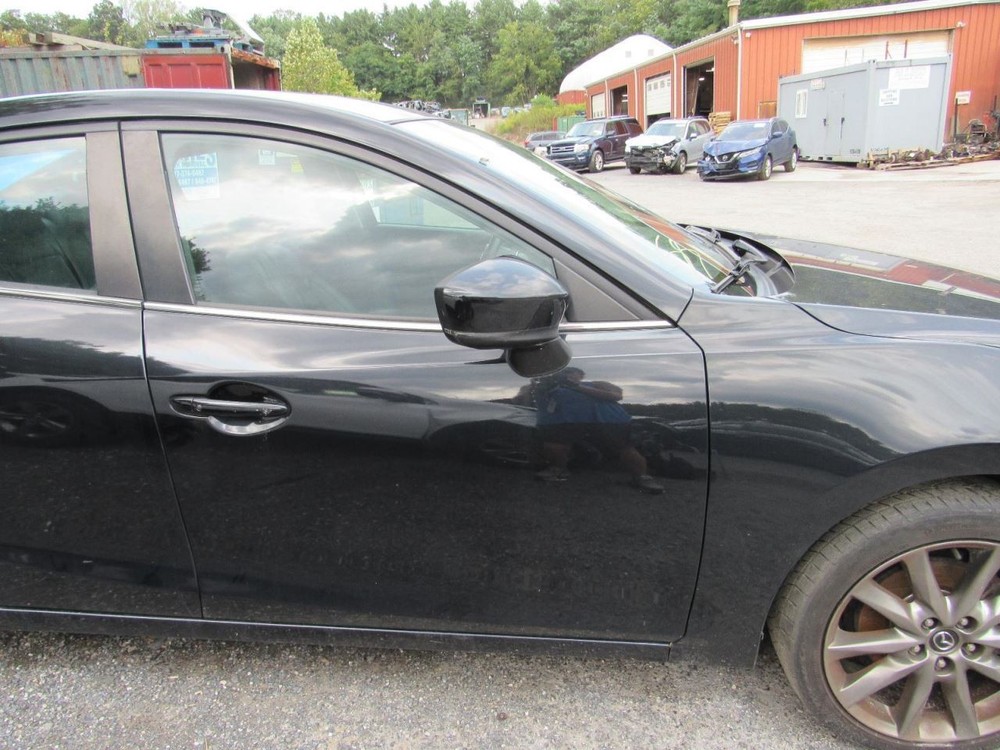 3 2018 Glove Box 1077605