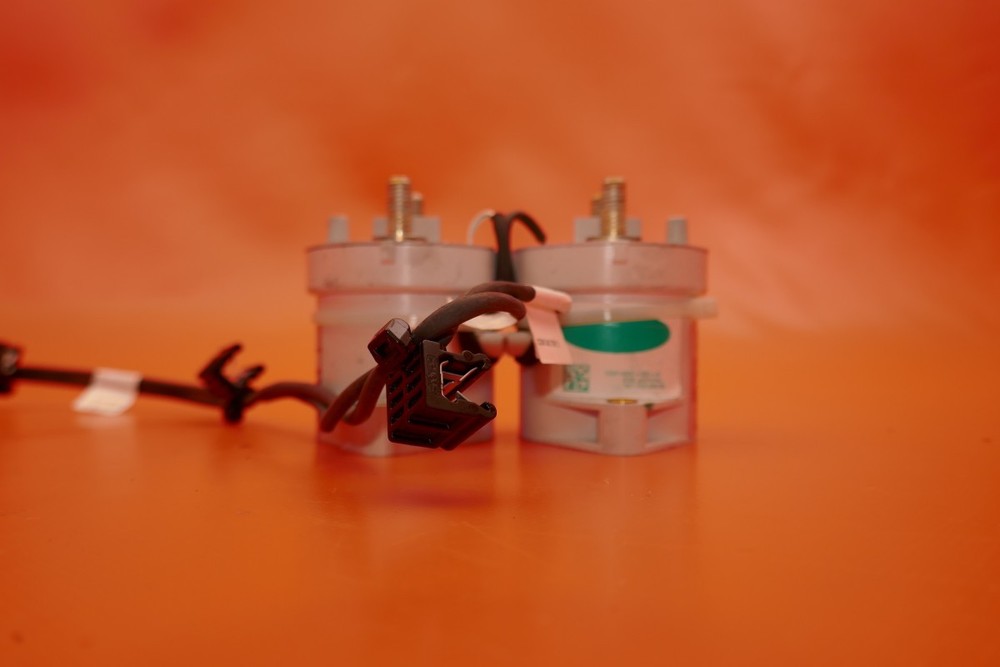 TESLA MODEL X INTERNAL CONTACTOR RELAY SWITCH 2017 2018 2019 2020 1004747-00-C