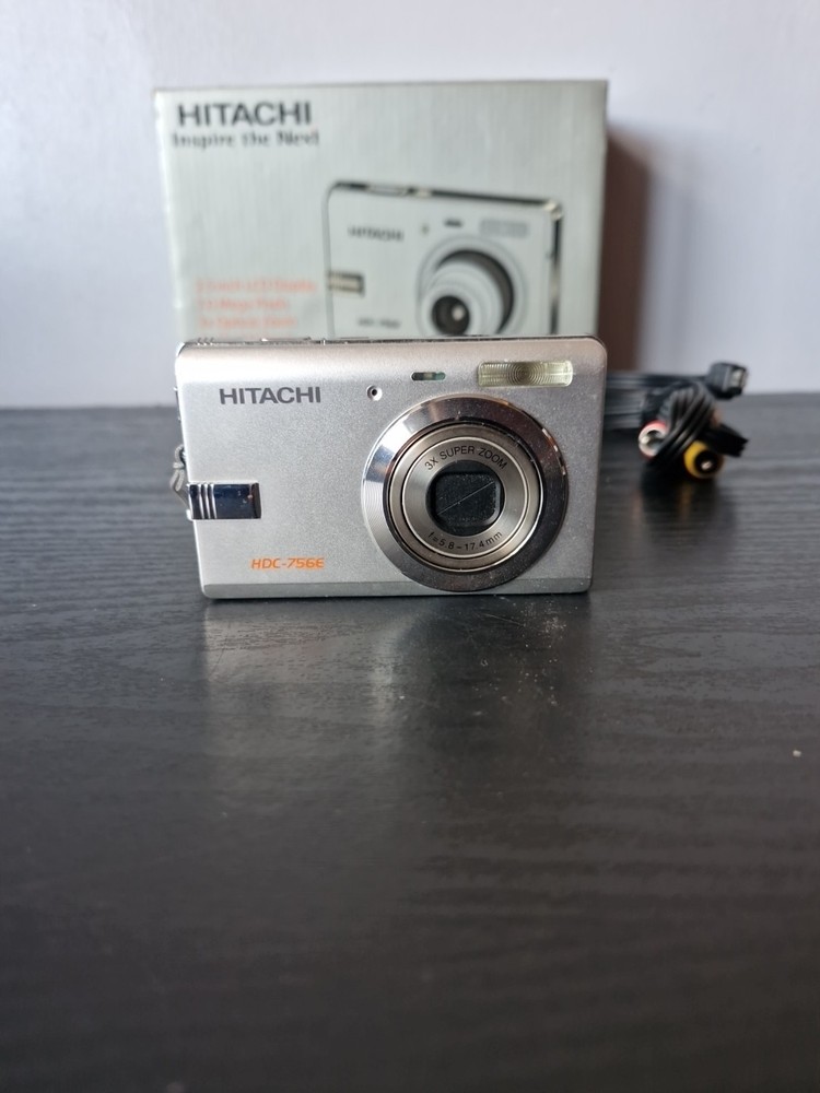Hitachi Digital Camera HDC-756E 7.0MP Silver