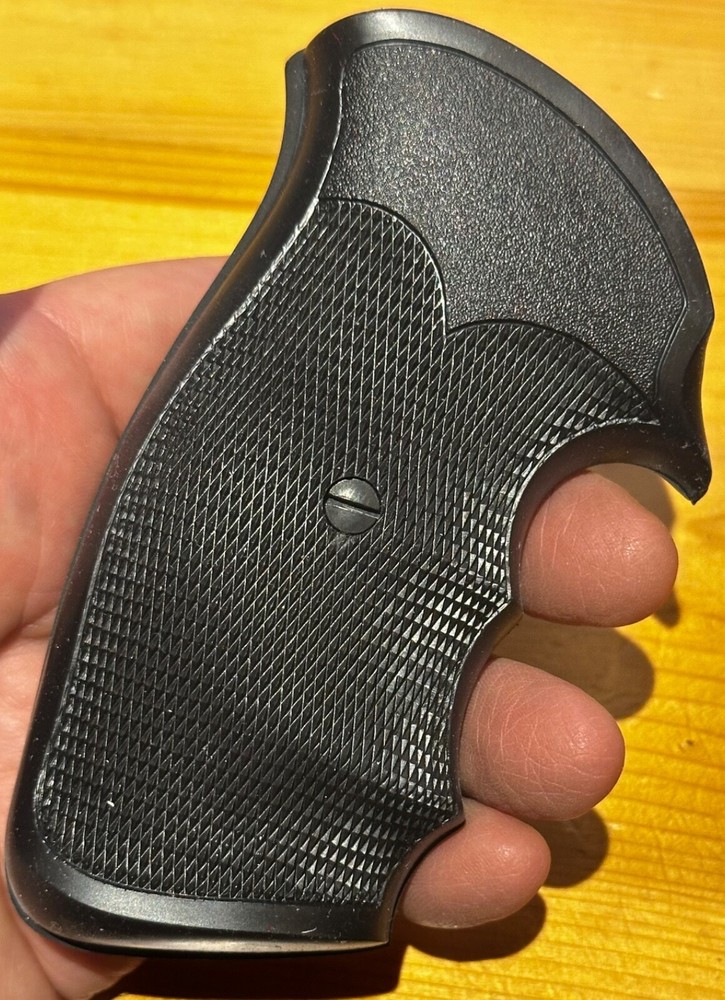 CHA-G Pachmayr Gripper Grips