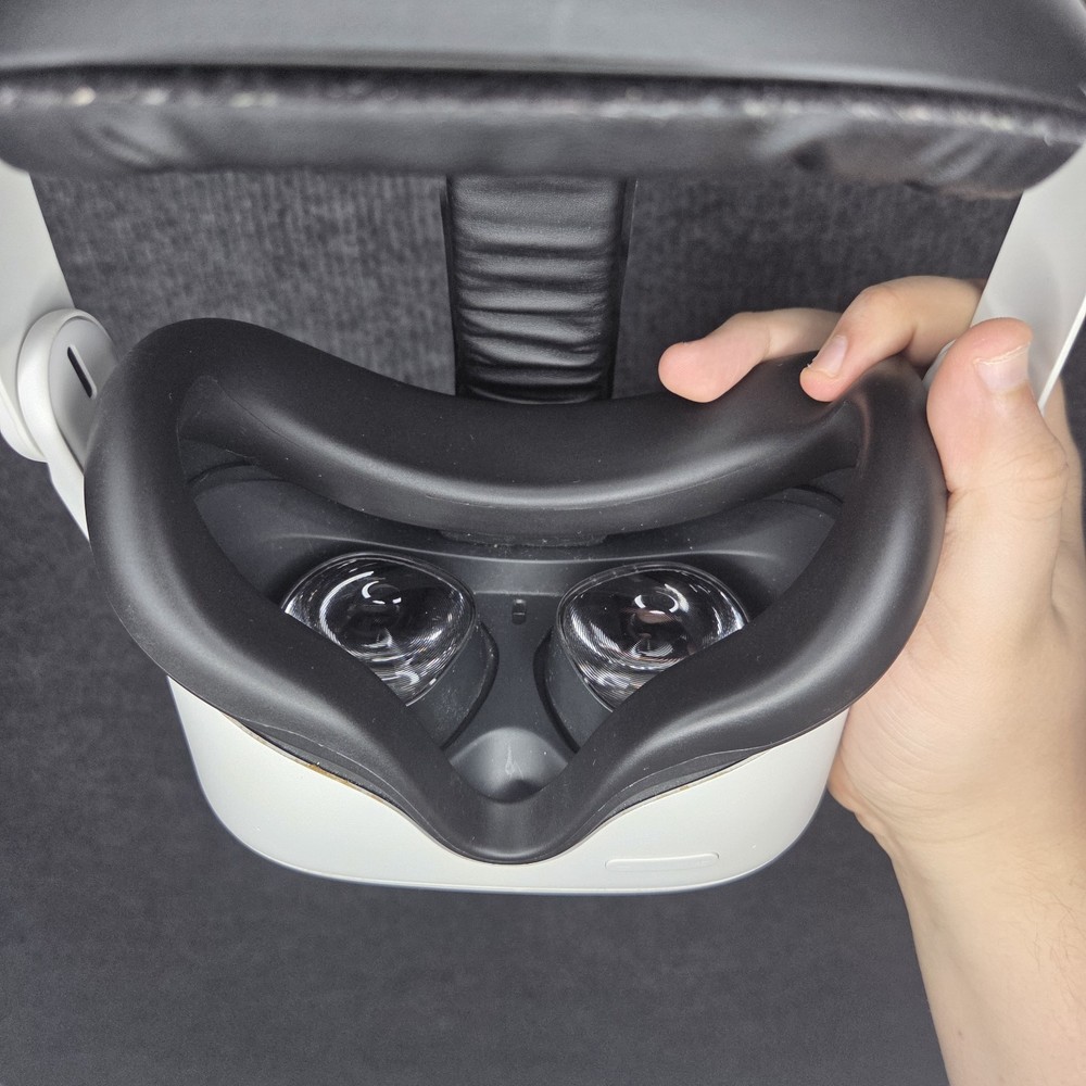 Oculus Meta Quest 2 128GB VR With Kiwi Head Strap