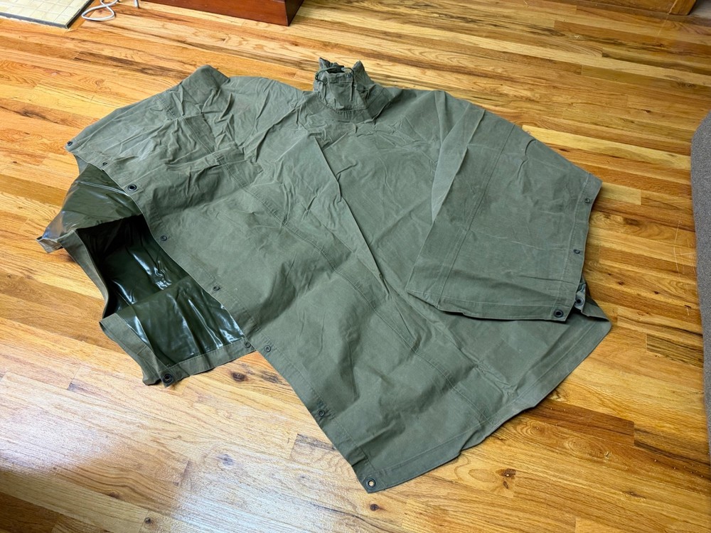 WWII US ARMY ENLISTED NCO INFANTRY GI RAIN PONCHO-