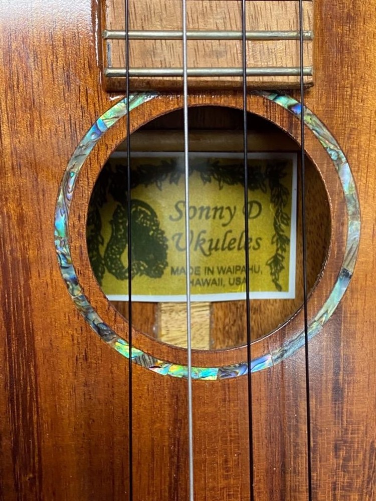 SONNY D KOA UKULELE W/ HARD CASE.