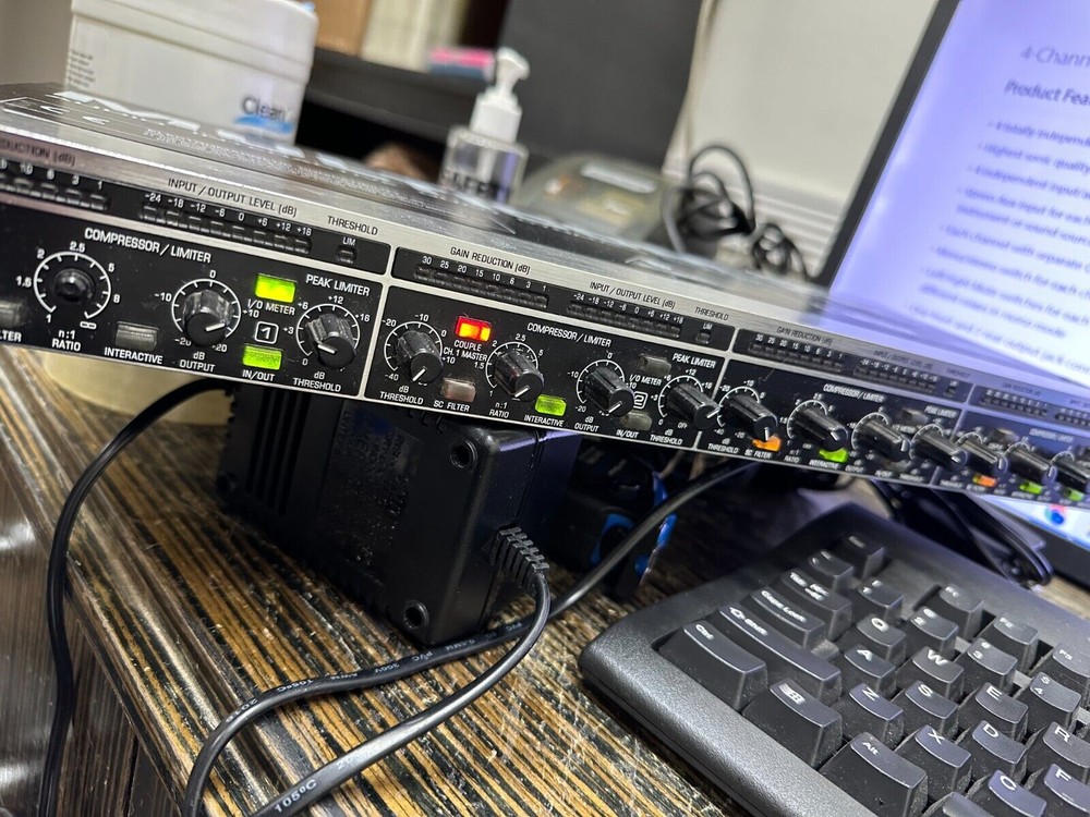 Behringer MDX 4400 Multicom Pro Audio Interactive Quad Dynamics Processor