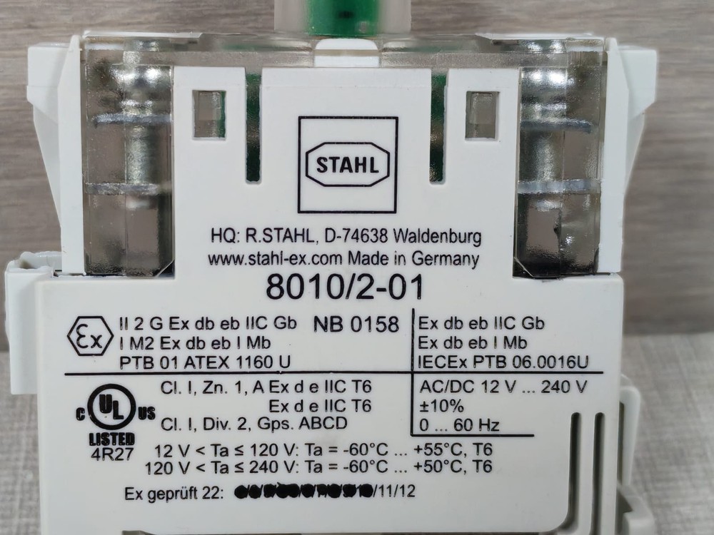 Stahl 8010/2-01 Led Indicator Light with 8602C3-054-B Actuator Pushbutton