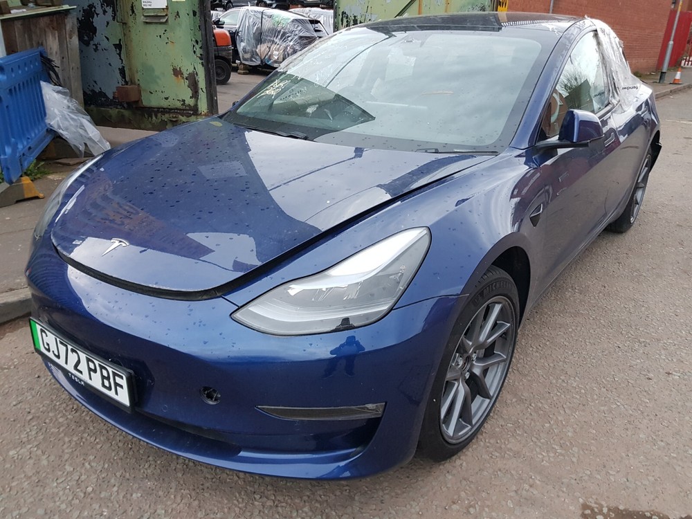 Tesla Model 3 Long Range 2022 Safety Triangle Sign