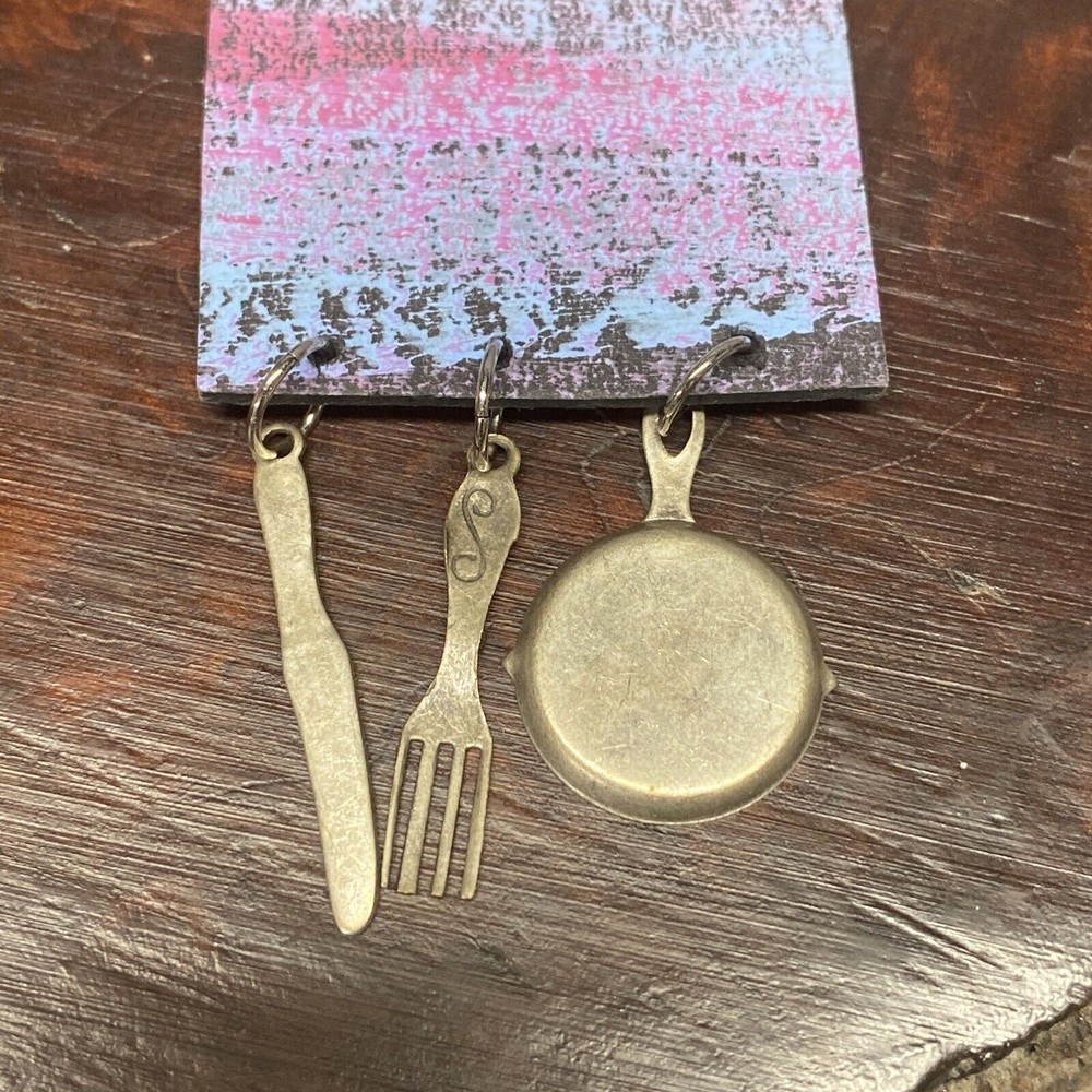 Unsigned Themed Kitchen & Kitchen Utensil Brooch Deco Style