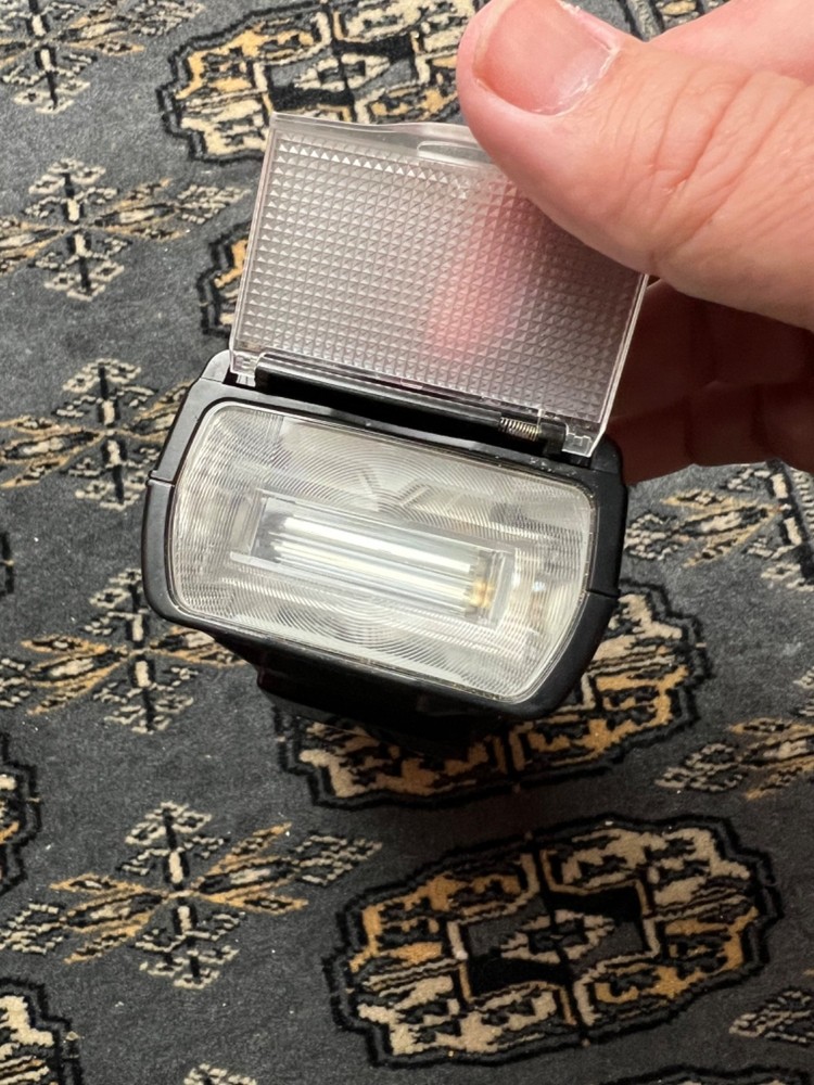 Nikon Speedlight SB-700 Flash