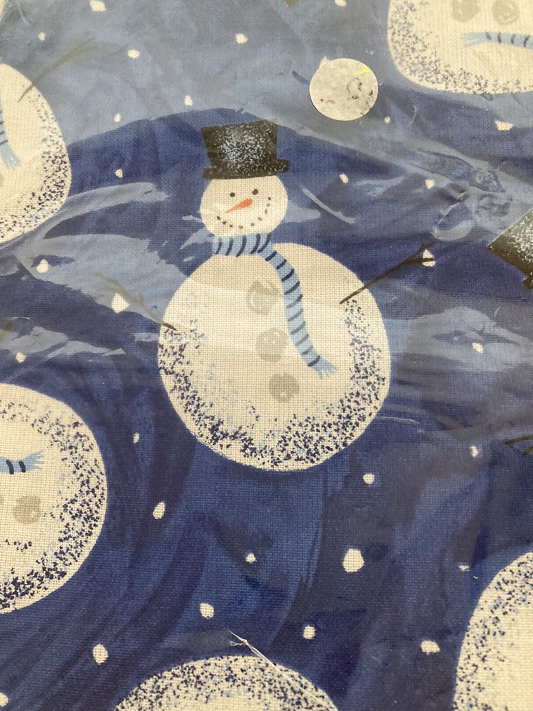 Snow Buddies oblong 60 x 118 tablecloth