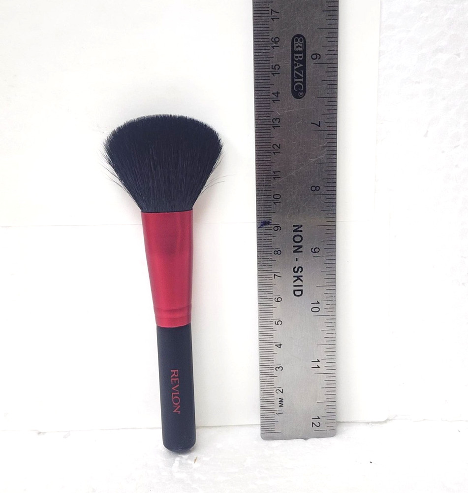 REVLON BLUSH BRUSH