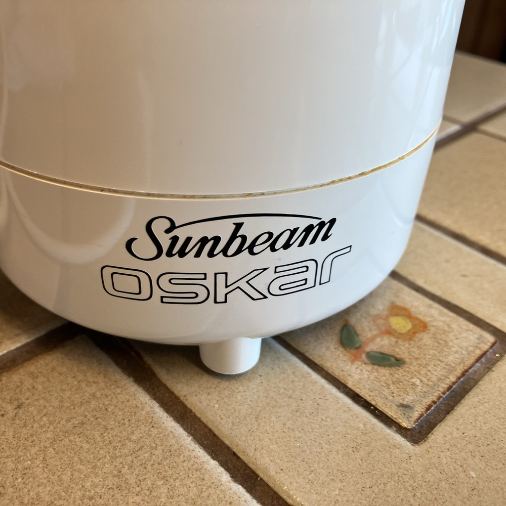 SUNBEAM OSKAR MODEL 14081 REPLACEMENT WHITE MOTOR BASE EXCELLENT WORKING