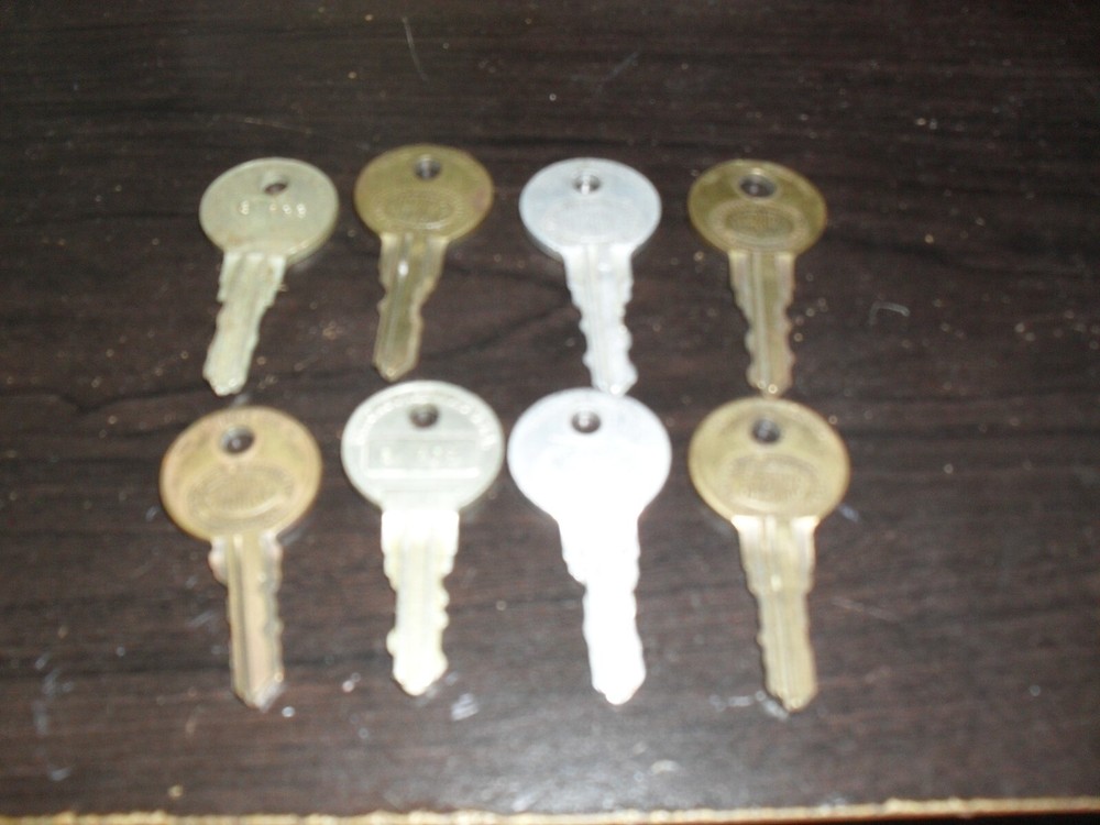 MANY USED ORIGINAL SEEBURG JUKEBOX KEYS