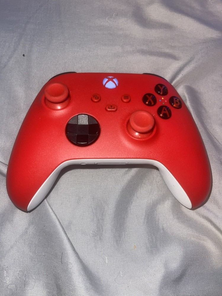 Xbox one W 8 games + Controller & Power+HDMI Cords